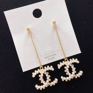 F a s h i o n Dangle Pearl Double C